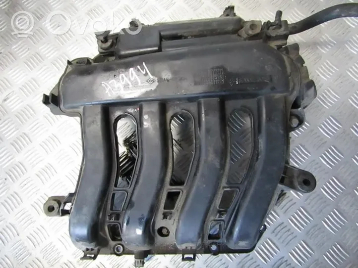 Renault Clio III Kolektorius įsiurbimo 8200275053B