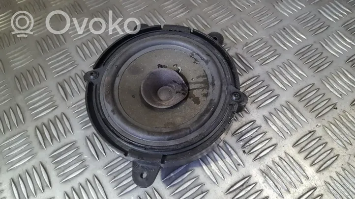 Renault Clio III Front door speaker 