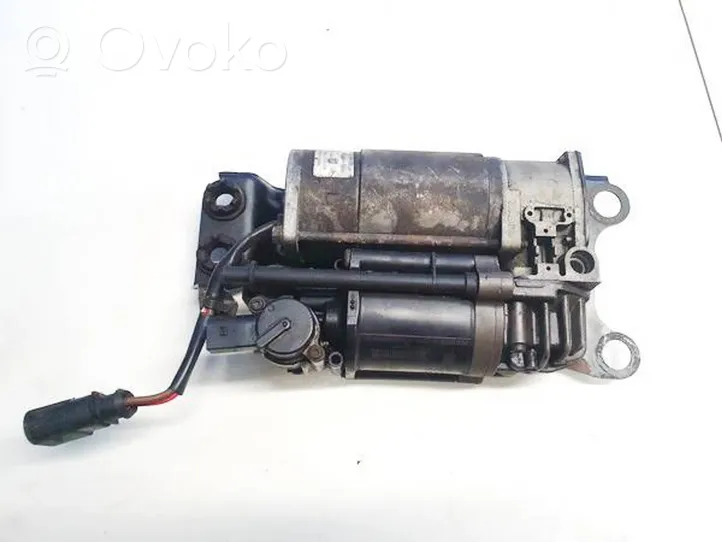 Audi A8 S8 D4 4H Ilmajousituksen kompressoripumppu 4H0616005C