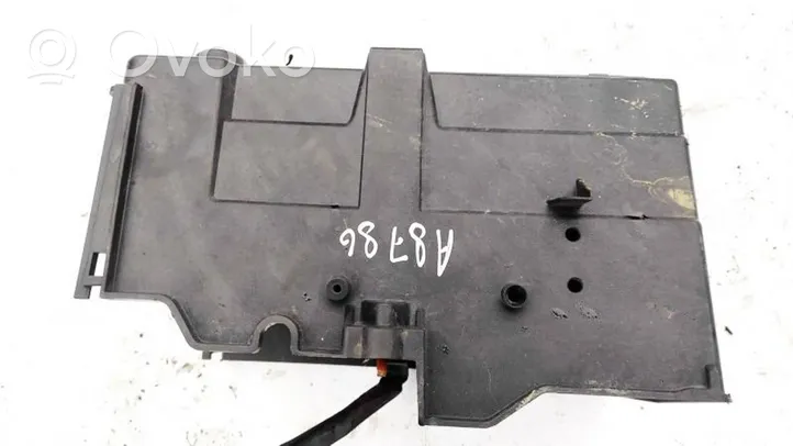 Ford Focus Support boîte de batterie AM5110723AD