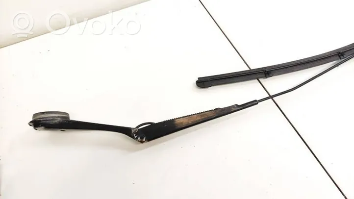 Ford Focus Front wiper blade arm BM5117526BB