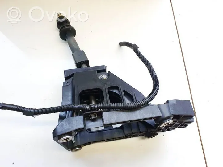 Toyota Avensis T270 Palanca/selector de cambios (interno) 112102401