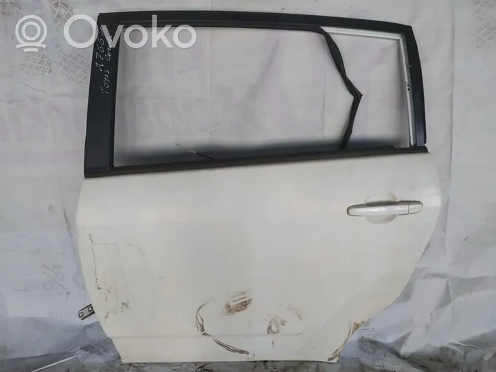 Toyota Corolla Verso AR10 Drzwi tylne baltos