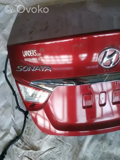 Hyundai Sonata Couvercle de coffre raudonas