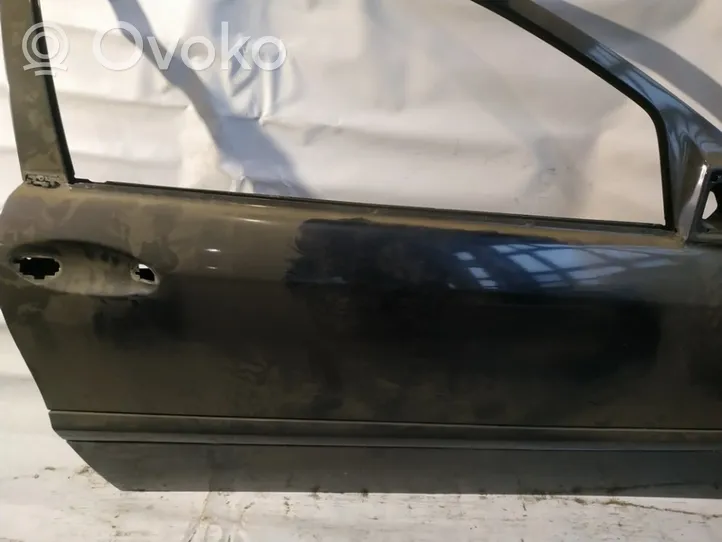 Mercedes-Benz C W203 Drzwi przednie melynos