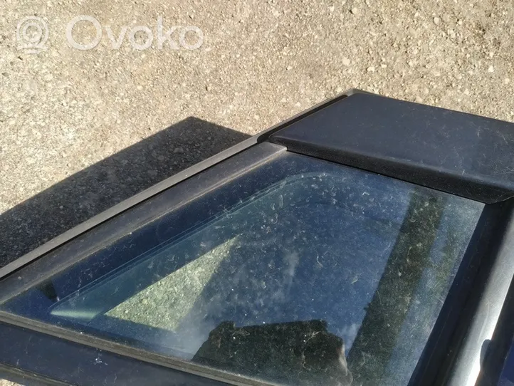 Renault Vel Satis Vetro del deflettore della portiera anteriore - quattro porte 