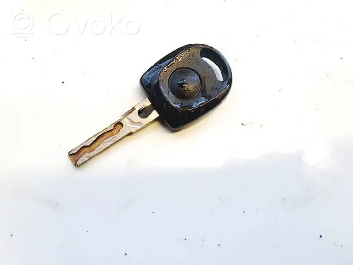 Volkswagen Golf IV Užvedimo raktas (raktelis)/ kortelė 