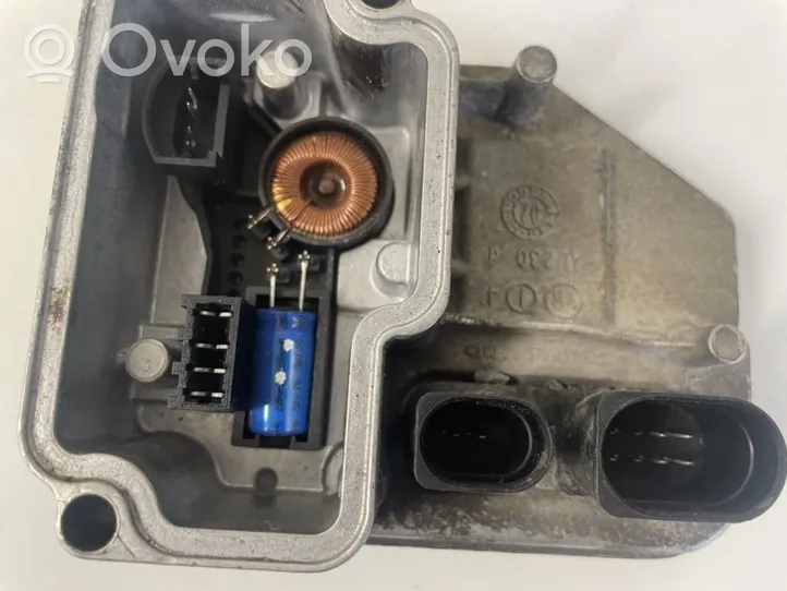 Volvo XC90 Motor reductor de la caja de velocidades trasera 5wp22201