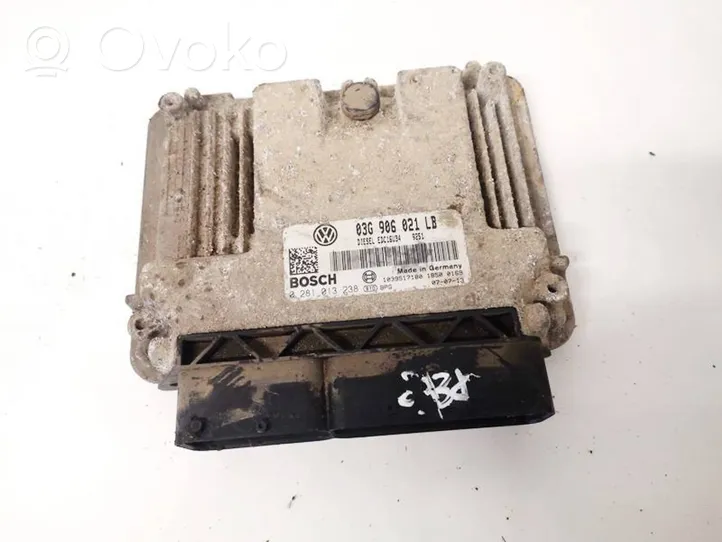 Skoda Octavia Mk2 (1Z) Dzinēja vadības bloks 03g906021lb