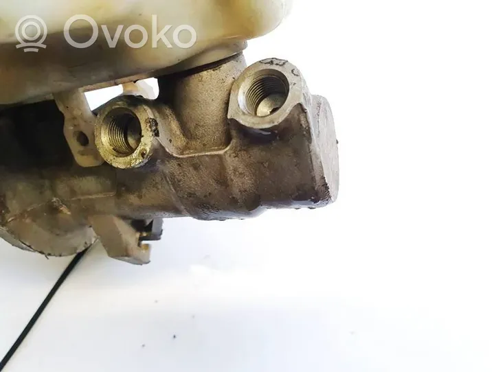 Volkswagen PASSAT B6 Master brake cylinder 