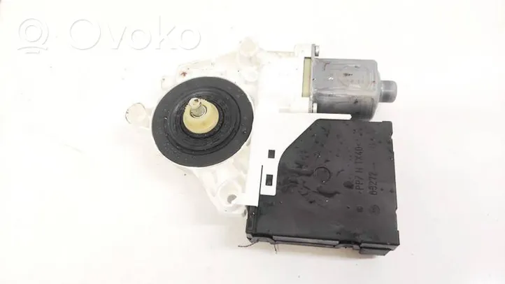 Volkswagen Tiguan Moteur de lève-vitre de porte avant 1K0959793J