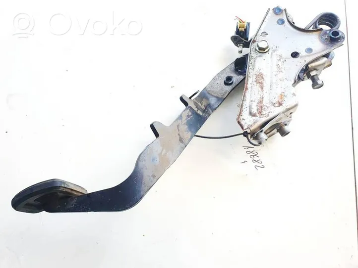 Toyota Avensis T250 Brake pedal 