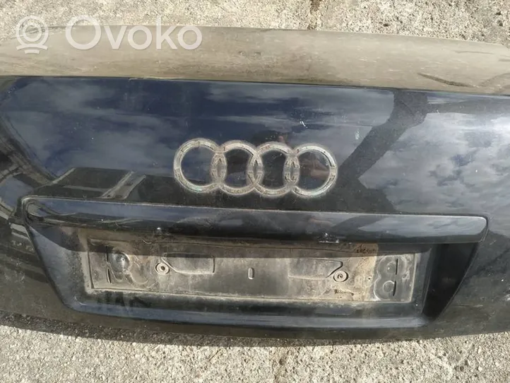 Audi A8 S8 D3 4E Bagāžnieka numura zīmes apgaismojuma līste 