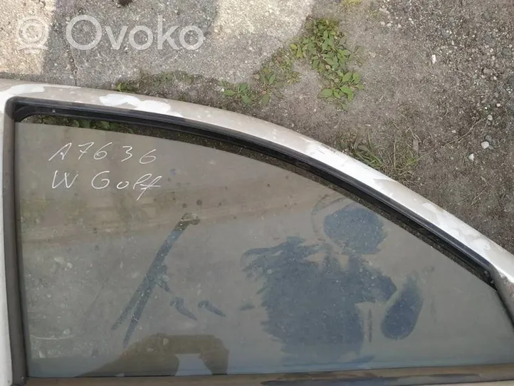 Volkswagen Golf IV priekšējo durvju stikls (četrdurvju mašīnai) 