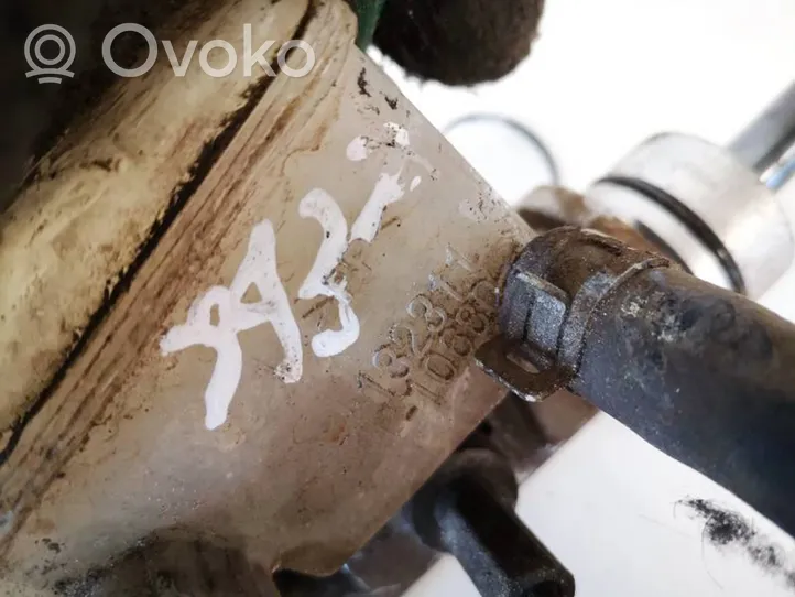 Toyota RAV 4 (XA20) Brake fluid reservoir 13231110680