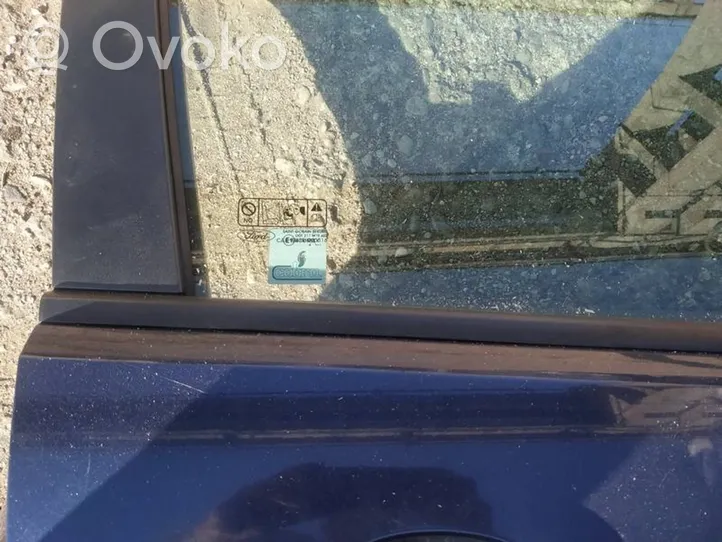 Ford Focus Listwa / Uszczelka szyby drzwi 