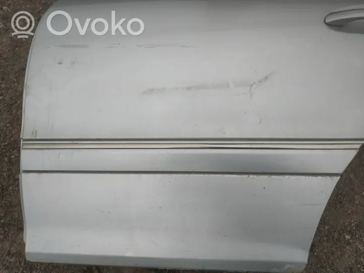 Mercedes-Benz C W203 Takaoven lista (muoto) 