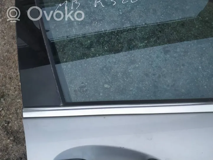 Mercedes-Benz R W251 Priekinių durų stiklo apdaila 