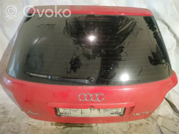 Audi A4 S4 B5 8D Aizmugurējais pārsegs (bagāžnieks) raudonas