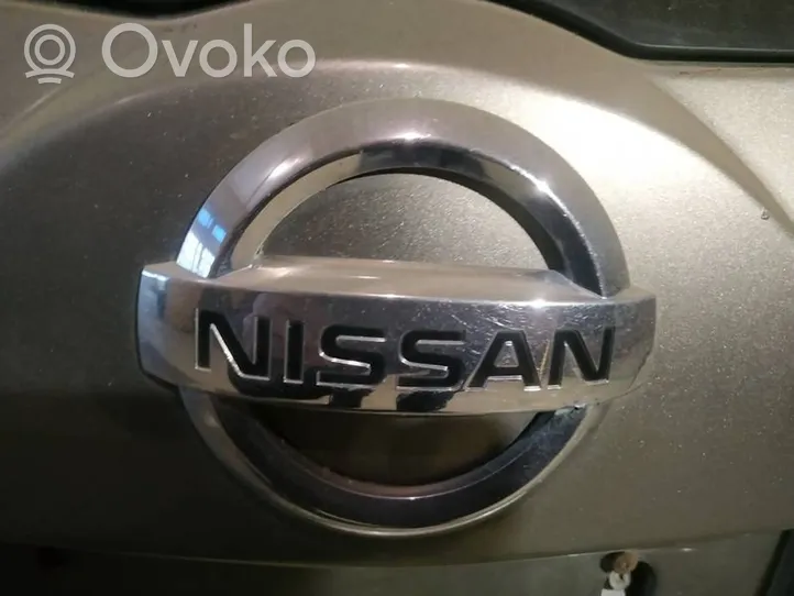 Nissan Murano Z50 Mostrina con logo/emblema della casa automobilistica 