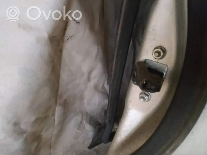 Toyota Corolla Verso AR10 Ogranicznik drzwi tylnych 