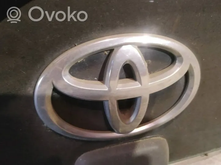 Toyota Aygo AB10 Mostrina con logo/emblema della casa automobilistica 