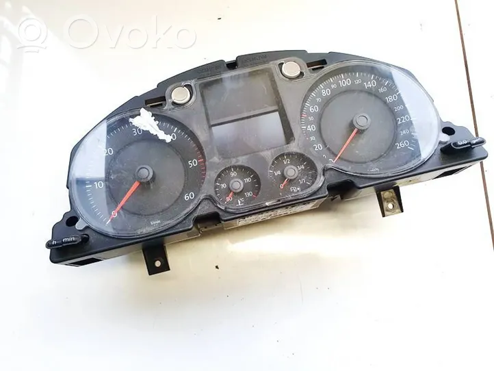 Volkswagen PASSAT B6 Compteur de vitesse tableau de bord a2c53242422