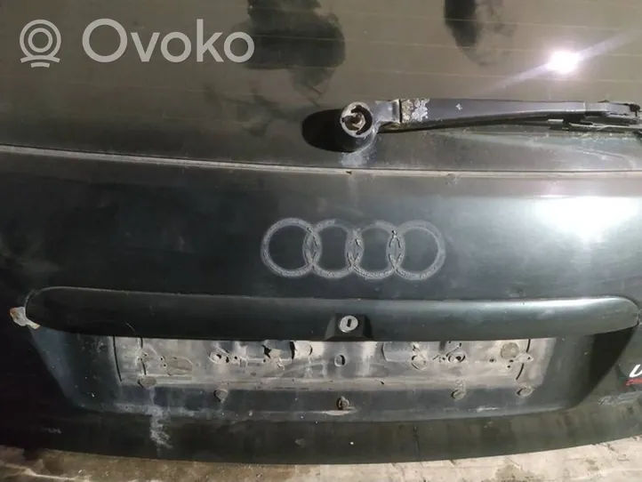 Audi A4 S4 B5 8D Listwa oświetlenie tylnej tablicy rejestracyjnej 