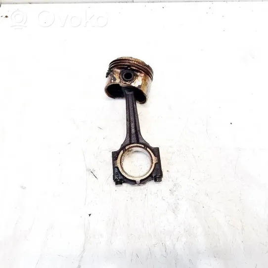 Fiat Punto (188) Piston avec bielle 