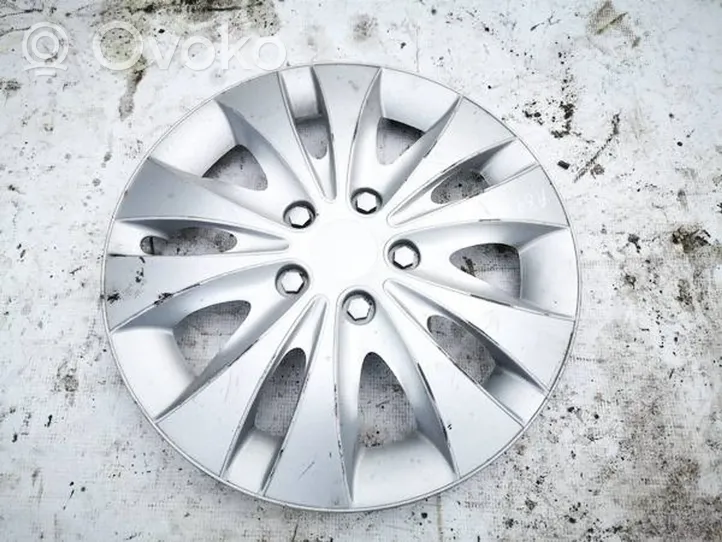 Toyota Corolla E120 E130 R15 wheel hub/cap/trim 