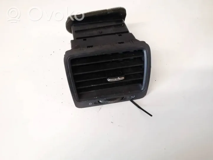 Volkswagen Golf V Griglia di ventilazione centrale cruscotto 1k0819709