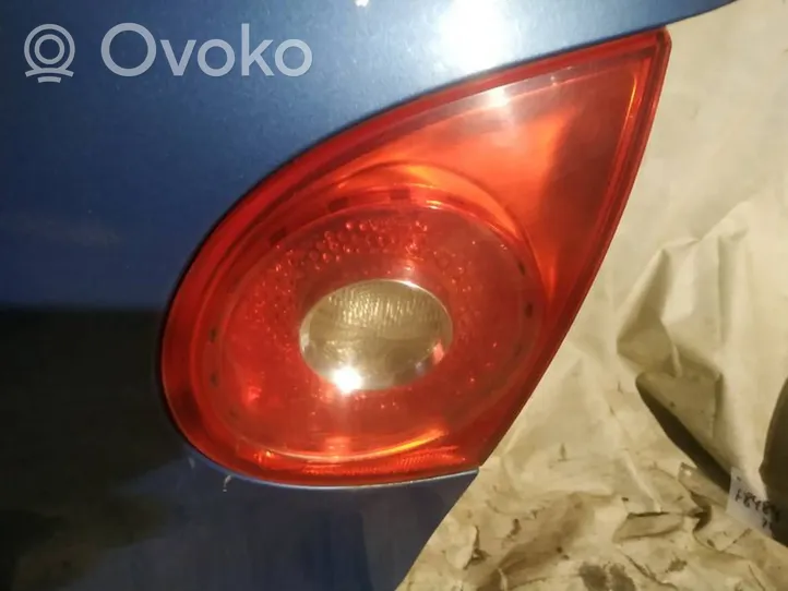 Volkswagen Golf V Lampy tylnej klapy bagażnika 