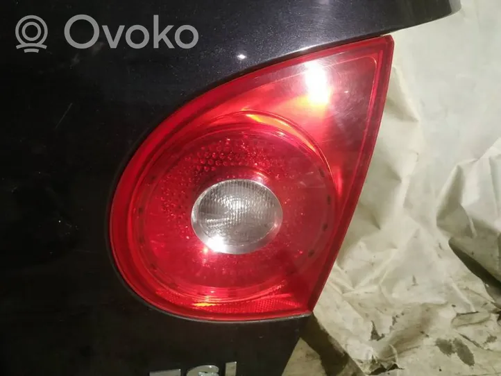 Volkswagen Golf V Lampy tylnej klapy bagażnika 