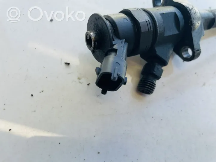 Citroen C4 Grand Picasso Fuel injector 0445110297