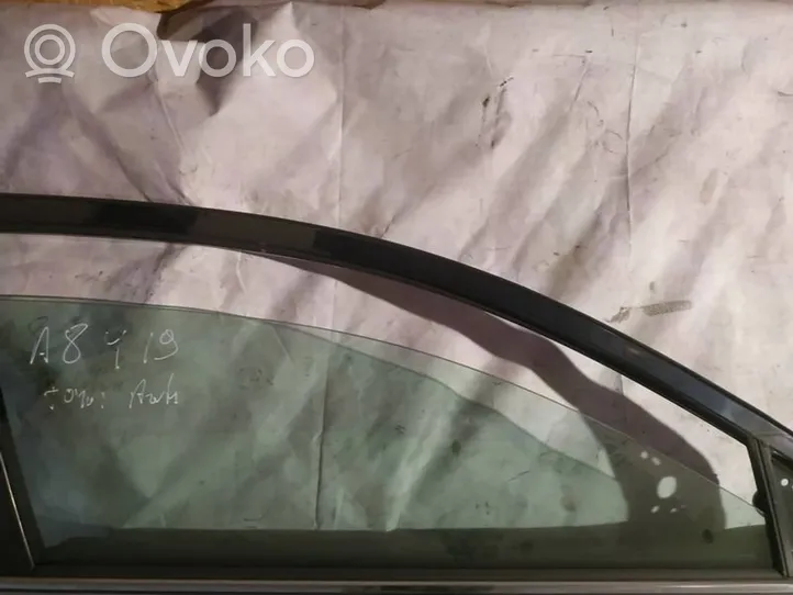 Toyota Avensis T250 Front door window glass four-door 