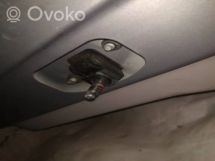 Volvo V50 Takaoven pidätin 