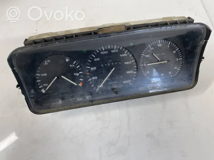 Volkswagen Transporter - Caravelle T4 Compteur de vitesse tableau de bord 81117657