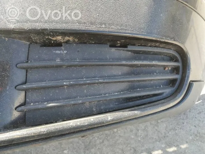 Volvo S40 Grotelės apatinės (trijų dalių) 