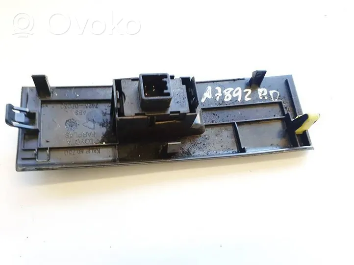 Toyota Corolla Verso AR10 Schalter el. Fensterheber 742310f030