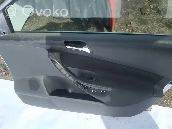 Volkswagen PASSAT B6 Drzwi przednie pilkos