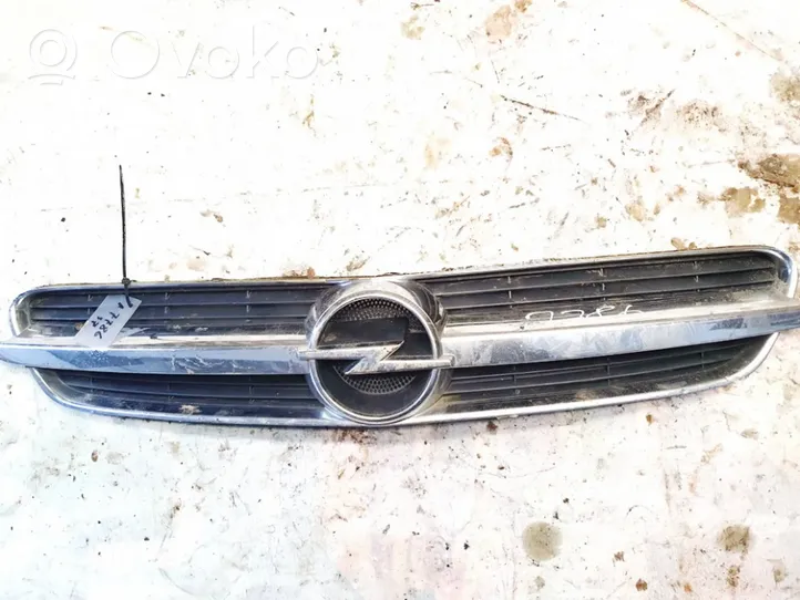 Opel Vectra C Priekšējais režģis 464192822