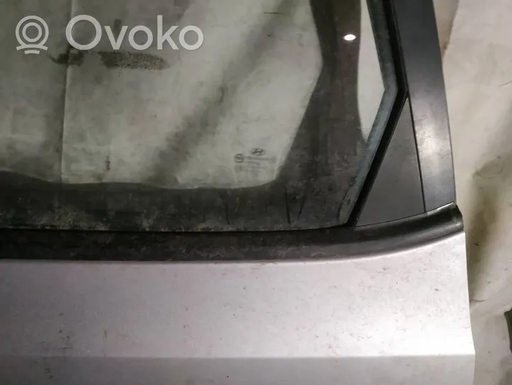 Hyundai i30 Galinių durų stiklo apdaila 