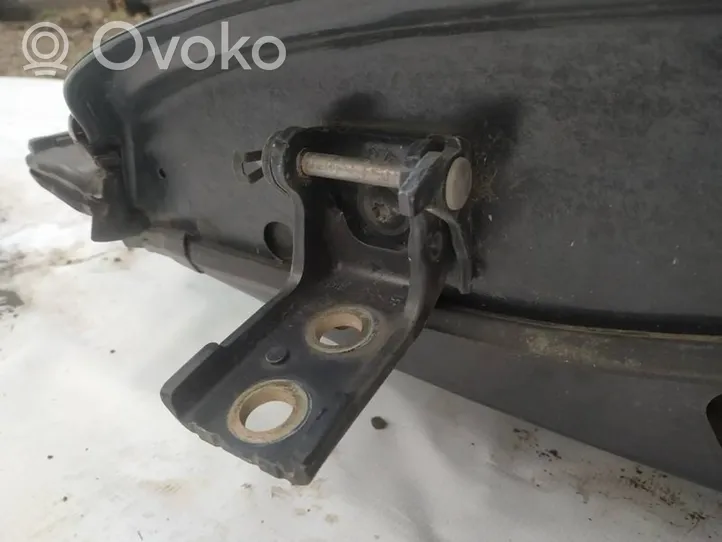 Peugeot 5008 Front door upper hinge 