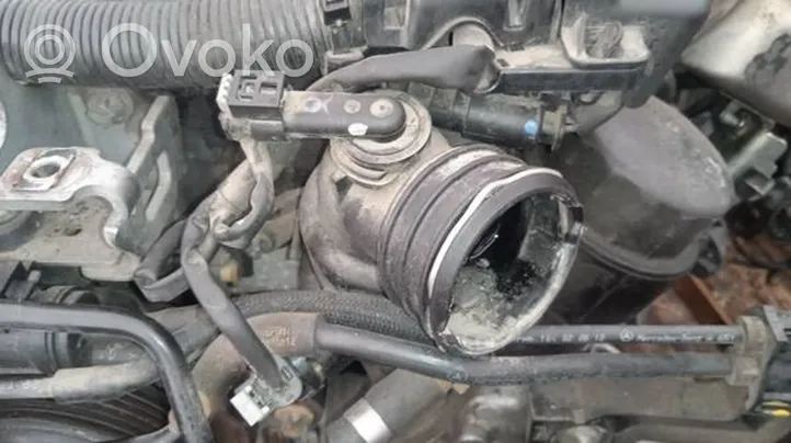 Mercedes-Benz E W212 Tuyau de liquide de refroidissement moteur A6512000615