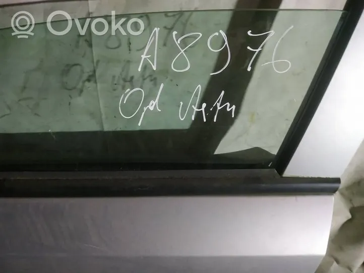 Opel Astra H Listwa / Uszczelka szyby drzwi 