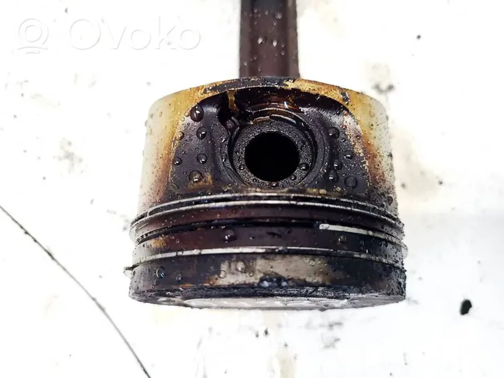 Volvo S40, V40 Piston with connecting rod 