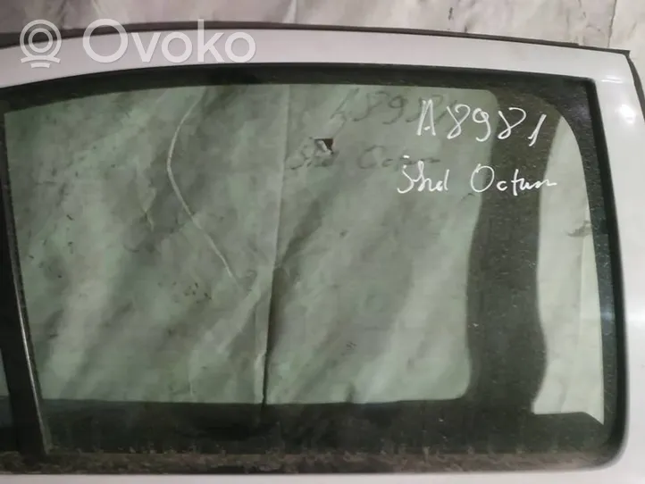 Skoda Octavia Mk2 (1Z) Vetro del finestrino della portiera posteriore 
