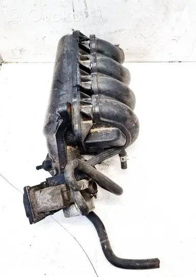 Toyota Avensis T250 Intake manifold 