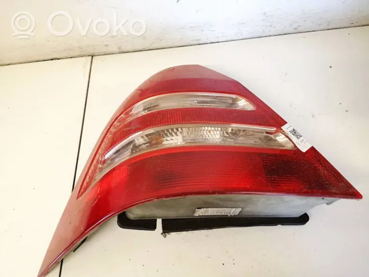 Mercedes-Benz C W203 Lampa tylna 2038200164L