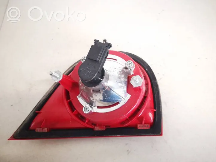 Volkswagen Golf V Lampy tylnej klapy bagażnika 1k6945094e